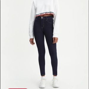 Levi’s Super Skinny Jeans 720 fit